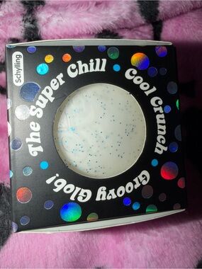 NWT RARE Schylling NeeDohSnowball Crunch - White with Blue Sparkles Squish Toy
